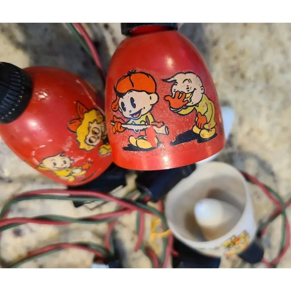Vintage Scrappy Cartoon Christmas String Light Covers GE White Green Red Santa